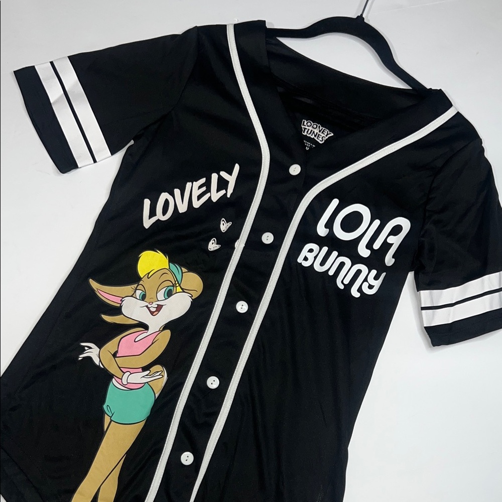 Women’s  Looney Tunes Jersey - Picture 3 of 9